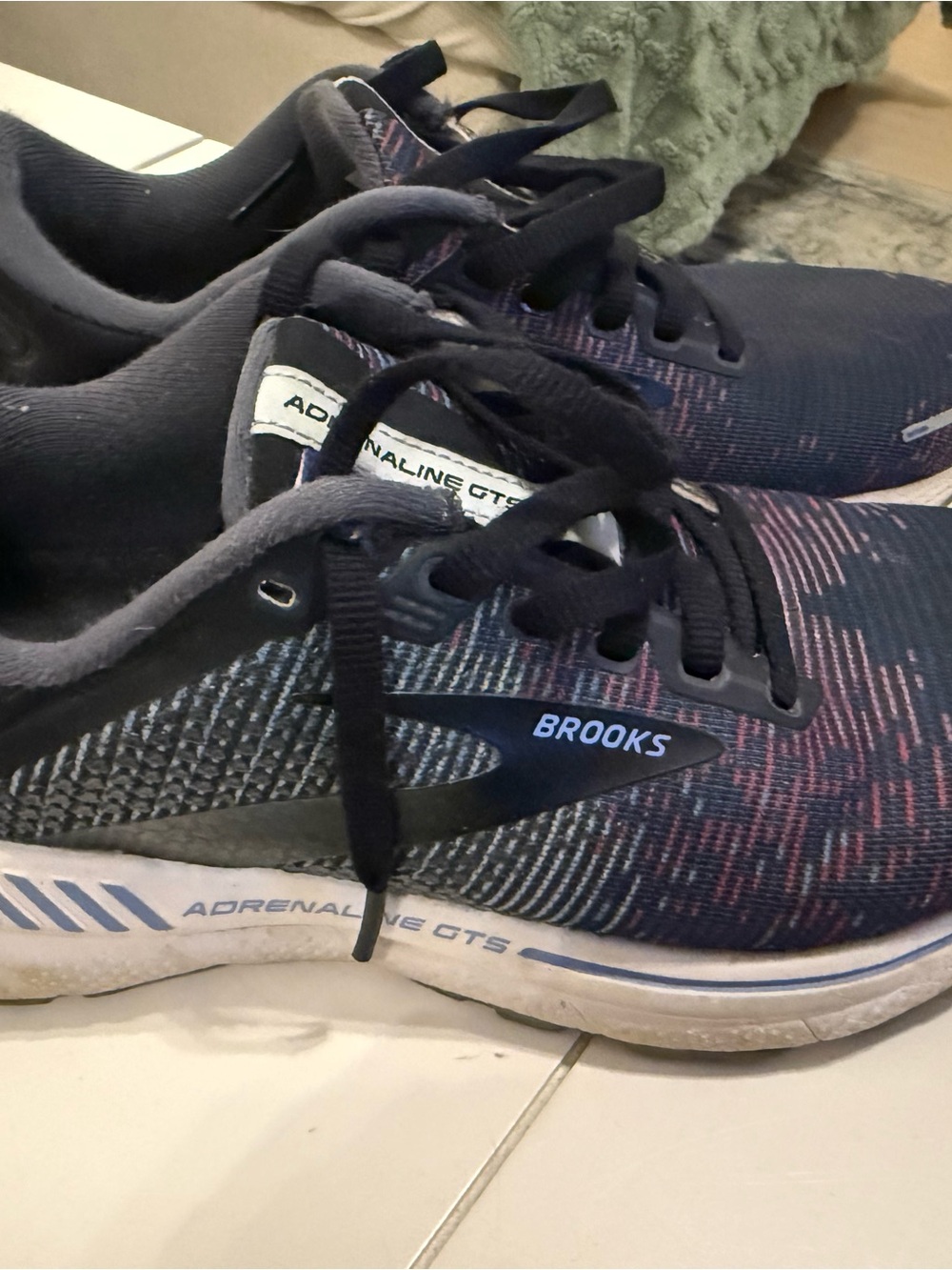 Brooks Adrenaline GTS 25 navy blue running shoes size 7 #running #athletic